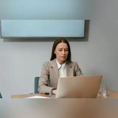 侯柏凤